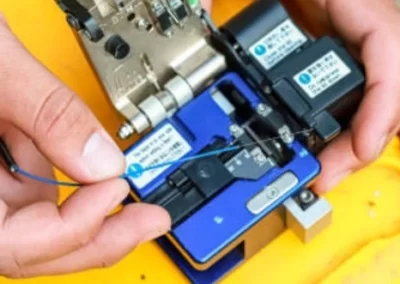 Cliveuse haut de gamme utilisée par Electro-Cable