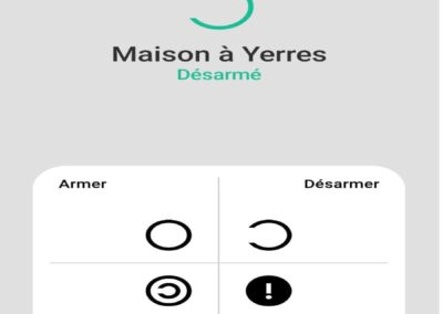 Interface de l’application Ajax affichant les commandes armer, désarmer, mode nuit et panique