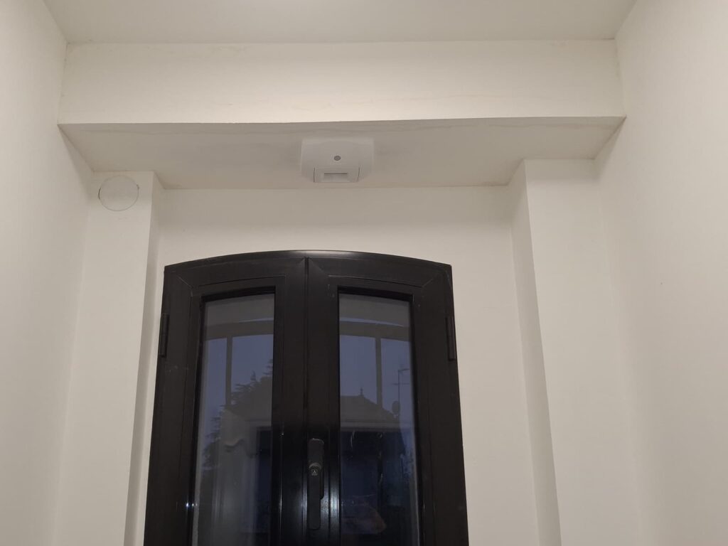 Bouche VMC WC avec détecteur intégrée dans coffrage au rez-de-chaussée