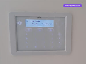 Clavier tactile Risco Elegant Keypad encastré dans le mur avec écran rétroéclairé