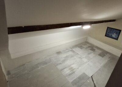 Coffrage technique en plaque de plâtre réalisé pour dissimuler les gaines de ventilation VMC.