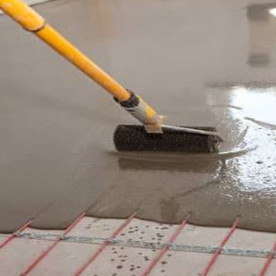 Coulage de chape fluide sur câble de plancher chauffant électrique